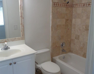 11379 Nw 34th Place - Photo Thumbnail 2