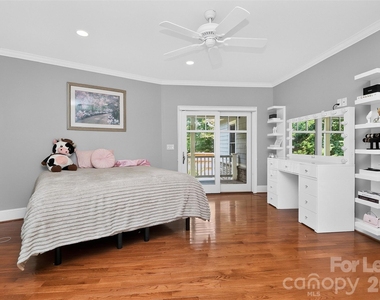 9704 Saddle Avenue - Photo Thumbnail 15