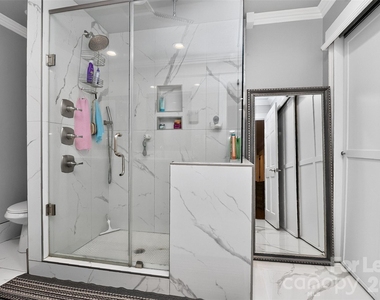 9704 Saddle Avenue - Photo Thumbnail 19