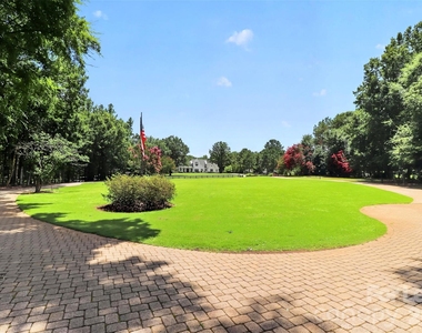 9704 Saddle Avenue - Photo Thumbnail 33
