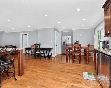 9704 Saddle Avenue - Photo Thumbnail 21