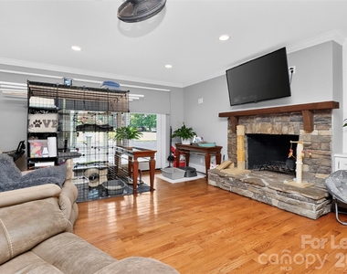 9704 Saddle Avenue - Photo Thumbnail 25