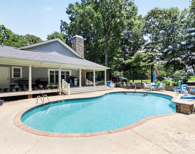 9704 Saddle Avenue - Photo Thumbnail 28