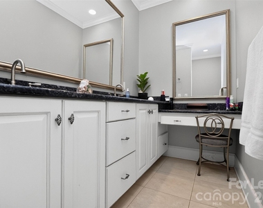 9704 Saddle Avenue - Photo Thumbnail 10