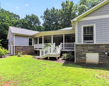 9704 Saddle Avenue - Photo Thumbnail 30