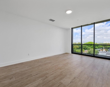3034 Oak Avenue - Photo Thumbnail 15
