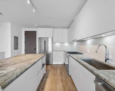 3034 Oak Avenue - Photo Thumbnail 8