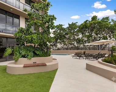 3034 Oak Avenue - Photo Thumbnail 47