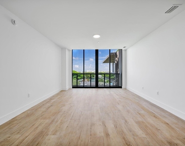 3034 Oak Avenue - Photo Thumbnail 27