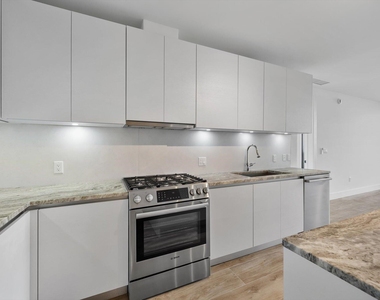 3034 Oak Avenue - Photo Thumbnail 9