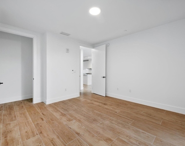 3034 Oak Avenue - Photo Thumbnail 24