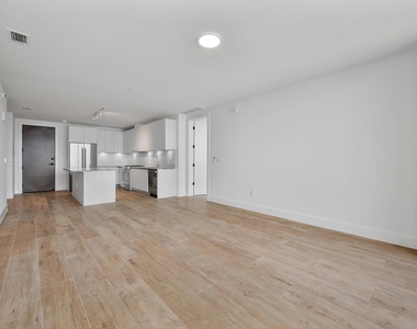 3034 Oak Avenue - Photo Thumbnail 14