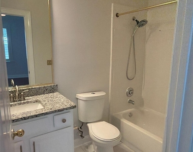 5609 Fairview Road - Photo Thumbnail 14