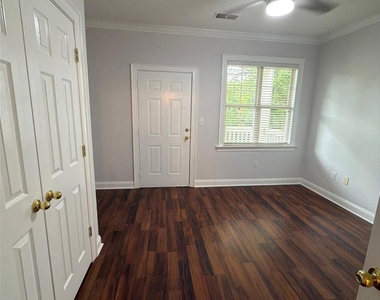 5609 Fairview Road - Photo Thumbnail 15