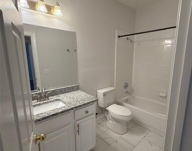 5609 Fairview Road - Photo Thumbnail 4