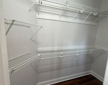 5609 Fairview Road - Photo Thumbnail 3