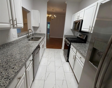 5609 Fairview Road - Photo Thumbnail 10