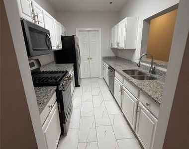 5609 Fairview Road - Photo Thumbnail 8