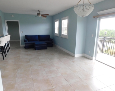 4190 Gator Greens Way - Photo Thumbnail 6