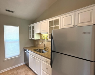 2720 Von Thuringer Court - Photo Thumbnail 6