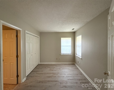 2720 Von Thuringer Court - Photo Thumbnail 11