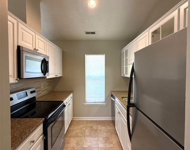 2720 Von Thuringer Court - Photo Thumbnail 5