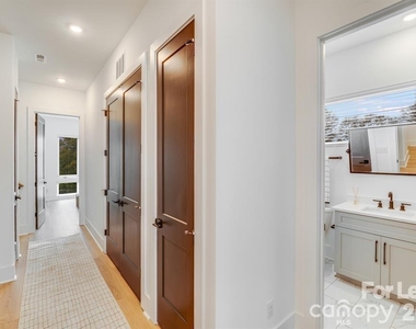 1213 E 36th Street - Photo Thumbnail 34