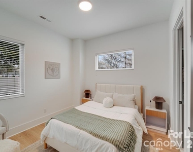 1213 E 36th Street - Photo Thumbnail 29