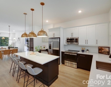 1213 E 36th Street - Photo Thumbnail 11
