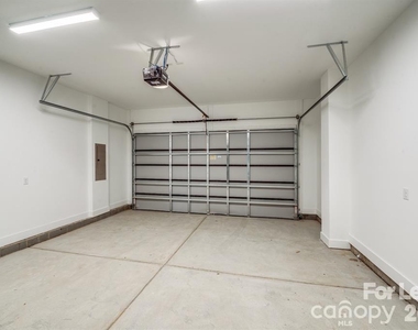 1213 E 36th Street - Photo Thumbnail 3