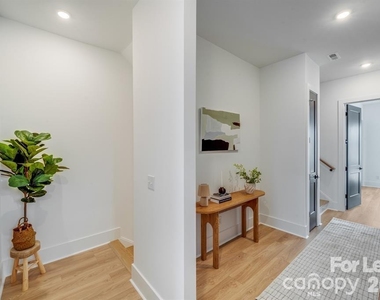 1213 E 36th Street - Photo Thumbnail 15