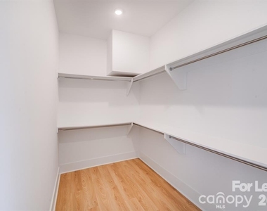 1213 E 36th Street - Photo Thumbnail 30