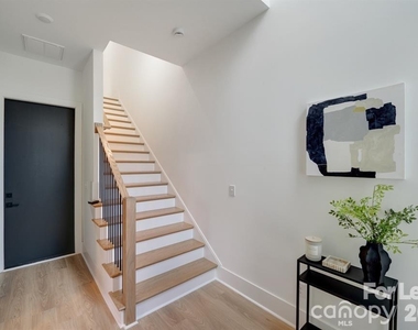 1213 E 36th Street - Photo Thumbnail 7