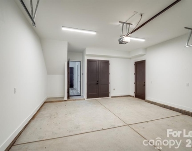 1213 E 36th Street - Photo Thumbnail 4