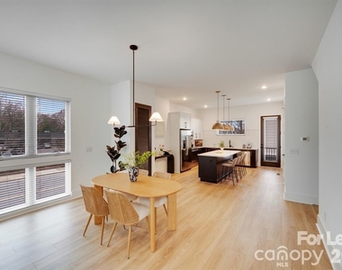 1213 E 36th Street - Photo Thumbnail 16