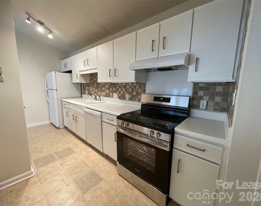 7368 Rose Terrace Court - Photo Thumbnail 8