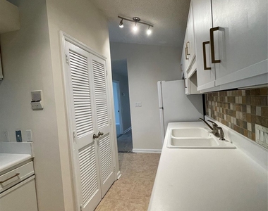 7368 Rose Terrace Court - Photo Thumbnail 16