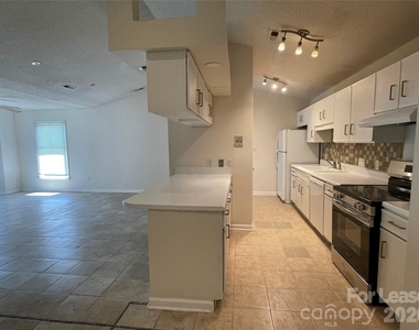 7368 Rose Terrace Court - Photo Thumbnail 11