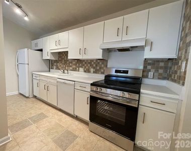 7368 Rose Terrace Court - Photo Thumbnail 15