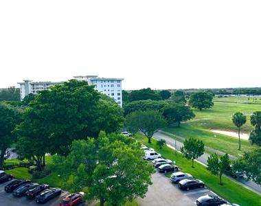 3091 N Course Drive - Photo Thumbnail 19