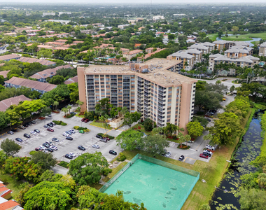 10777 W Sample Road - Photo Thumbnail 32