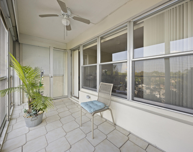 10777 W Sample Road - Photo Thumbnail 16