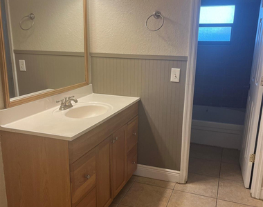 10734 Nw 17th Manor - Photo Thumbnail 7