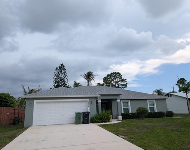1206 Sw Asturia Avenue - Photo Thumbnail 4