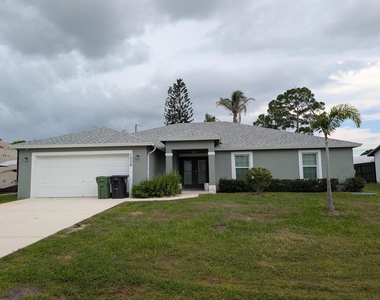1206 Sw Asturia Avenue - Photo Thumbnail 5
