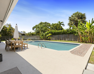 4114 Bay Laurel Way - Photo Thumbnail 15