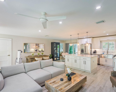 2830 Sw 5th Street - Photo Thumbnail 4