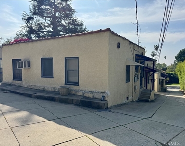 1714 Gillette Crescent - Photo Thumbnail 3