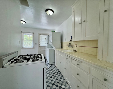 1714 Gillette Crescent - Photo Thumbnail 10
