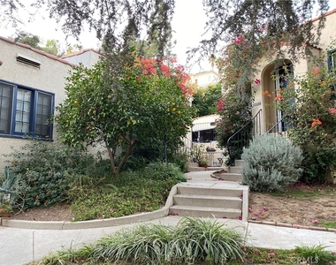 1714 Gillette Crescent - Photo Thumbnail 5